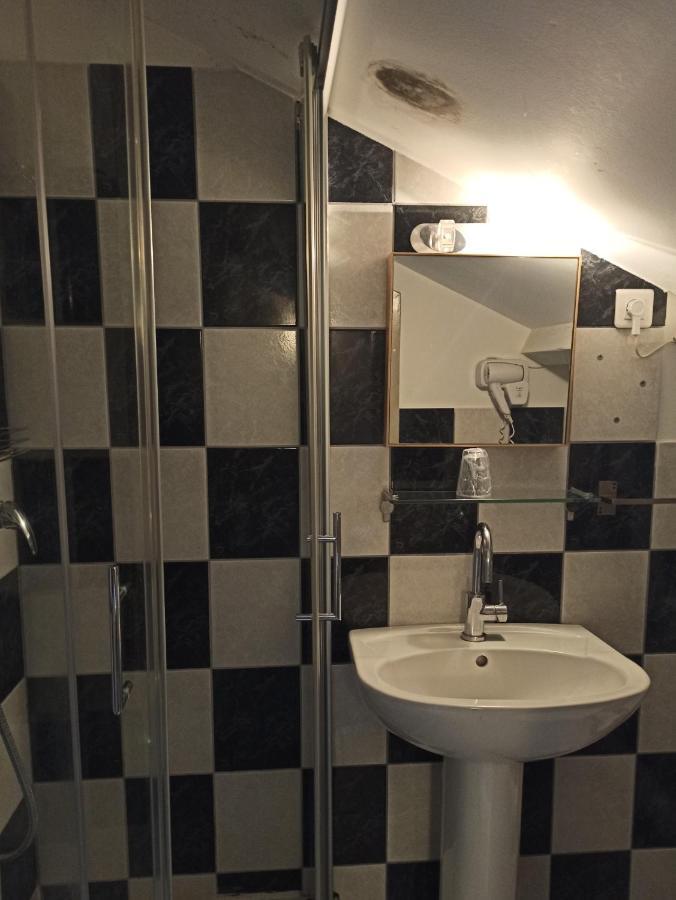 Hotel Le Poudrier Limoges Esterno foto